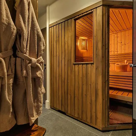 ヴィラ Luxury Chalet Mt Blanc View Sauna- If You Want To Book, Please Contact On Wh-ats-app - 0034-605-434-371 !!!!